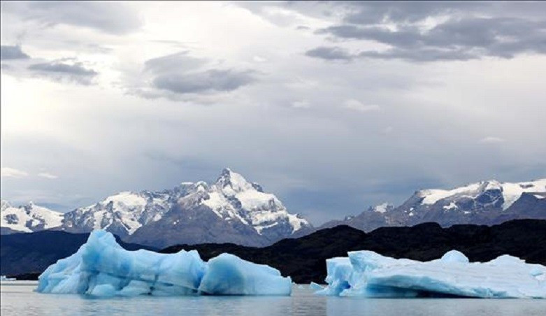 Sông băng Thwaites, nằm ở Tây Nam Cực, là sông băng rộng nhất thế giới. Nó được mệnh danh là "Sông băng Ngày tận thế" do nguy cơ mực nước biển toàn cầu dâng cao đáng kể nếu nó sụp đổ. bang-11.jpg