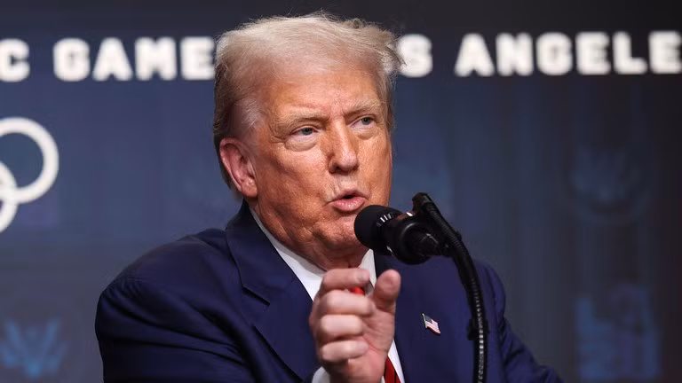 Khi được hỏi trên chương trình “Squawk Box” của CNBC vào sáng ngày 5/8 về khả năng tái tranh cử, ông Trump trả lời: "Không, có lẽ là không". ong-trump-4.jpg