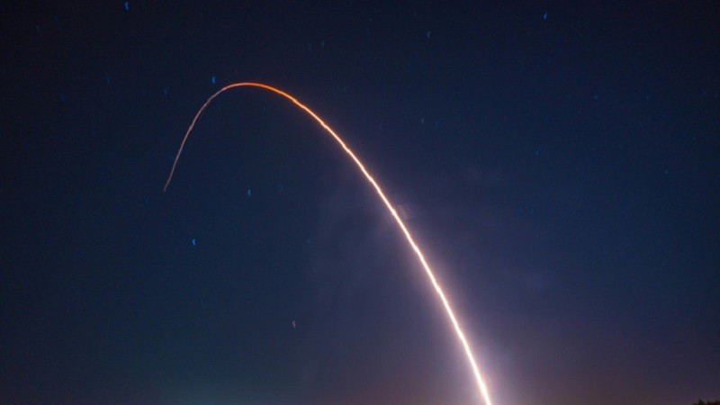 Vài giờ sau vụ phóng thử tên lửa đạn đạo xuyên lục địa của Mỹ, người phát ngôn Điện Kremlin Dmitry Peskov cho biết, tên lửa được đề cập thuộc loại đạn đạo cần được "nhận dạng khi phóng" theo quy định quốc tế. phong-1.jpg