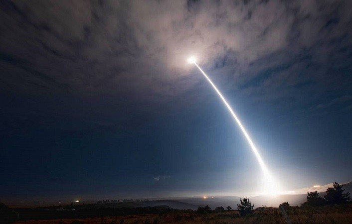 Trước đó vào ngày 5/11, Không quân Mỹ thông báo rằng, họ đã thử nghiệm thành công tên lửa đạn đạo xuyên lục địa Minuteman III không vũ trang từ Căn cứ Lực lượng Không gian Vandenberg. phong-8.jpg