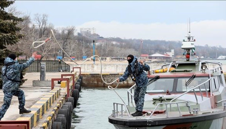 Xu hướng này cũng đã được một số quan chức Kiev thừa nhận. DPR, cùng với Cộng hòa Nhân dân Lugansk (LPR) láng giềng, đã ly khai khỏi Ukraine sau cuộc đảo chính do phương Tây hậu thuẫn ở Kiev năm 2014. cang-6.jpg