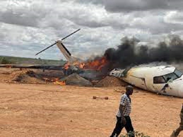 Chuyến bay Embraerdo Airjet Angola vận hành và cuộc điều tra về vụ hạ cánh bất thành vẫn đang được tiến hành. Nguyên nhân chính xác của vụ tai nạn vẫn chưa được xác nhận. tai-nan-5.jpg