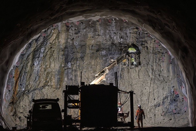 "Đường hầm sẽ cải thiện đáng kể khả năng kết nối dọc theo bờ biển phía tây Na Uy, bằng cách tạo ra một tuyến liên kết nhanh hơn và đáng tin cậy hơn giữa các khu vực Stavanger và Haugesund". dg-ham-4.jpg