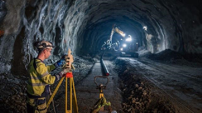 Công việc được tiếp tục vào cuối năm 2021 và đường hầm hiện dự kiến hoàn thành vào năm 2033, với chi phí khoảng 25 tỷ kroner Na Uy (khoảng 2,4 tỷ đô la). dg-ham-3.jpg