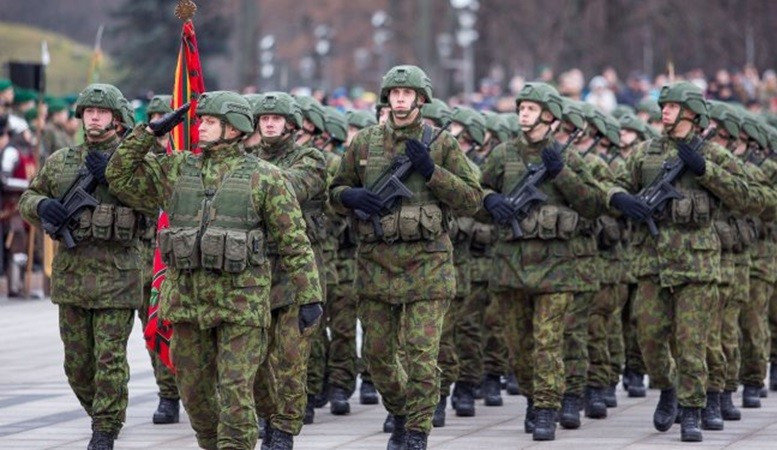 Latvia và Litva đã khôi phục chế độ nghĩa vụ quân sự, trong khi Estonia và Phần Lan đã tăng cường tuyển quân hàng năm. Ba Lan cũng đã thảo luận về các biện pháp tương tự. litva.jpg