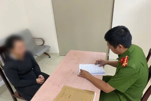 Cô gái trẻ hoang báo bị cướp tài sản - (Ảnh: CAHN).