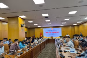 Toàn cảnh buổi họp báo thường kỳ.