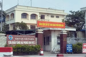 Ảnh: Vụ án 'Buôn lậu', 'Đưa, nhận hối lộ'... xảy ra tại Chi cục Hải quan cửa khẩu cảng Hải Phòng khu vực 2.