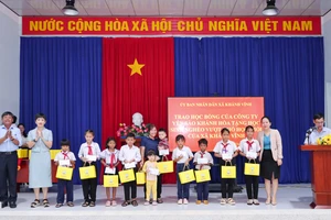 Công ty Yến Sào Khánh Hòa chia sẻ hỗ trợ học sinh nghèo.