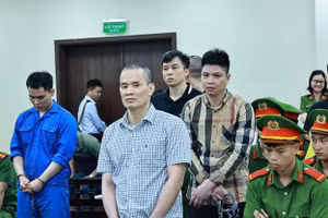 Các bị cáo tại phiên tòa - (Ảnh: Giang Long)