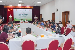 Quang cảnh buổi họp báo.