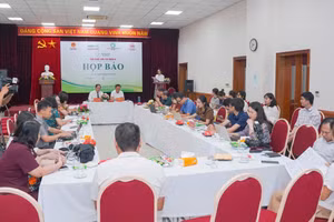 Quang cảnh buổi họp báo.