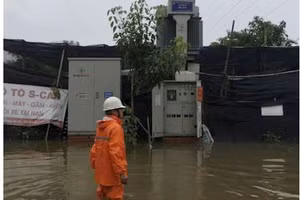 Mưa lớn gây ngập úng, gần 14.000 khách hàng tại Hà Nội bị tạm ngừng cấp điện