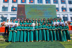 Trường Nguyễn Bỉnh Khiêm tổ chức nhiều hoạt động ý nghĩa chào mừng các sự kiện trọng đại của đất nước.