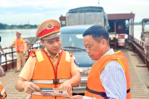 Bộ Công an đề xuất sửa đổi quy định giờ lái xe.