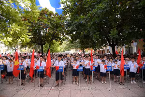 Trường tiểu học Tây Mỗ hân hoan chào đón năm học mới.