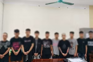 Ảnh: Nhóm đối tượng bị bắt giữ.