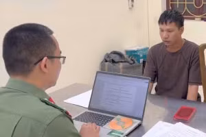 Ảnh: Đối tượng Nìm Cún Pẩu tại cơ quan công an.