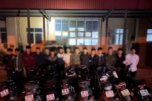 Nhóm đối tượng tại cơ quan công an. (Ảnh: CAHN).