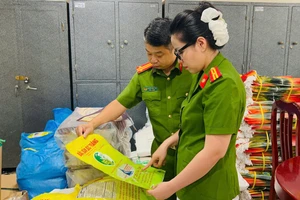 Nhóm người kinh doanh hơn 17 tấn gạo giả nhãn hiệu gạo ST25 bị khởi tố