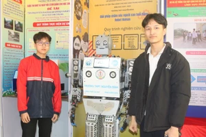 Trường THPT Nguyễn Bính tham gia cuộc thi với dự án “Giải pháp chăm sóc người cao tuổi bằng Robot Human”.