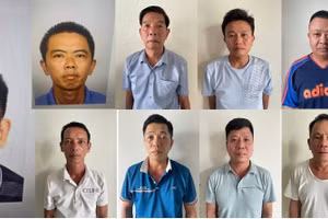 Nhóm đối tượng đánh bạc. Ảnh CABN.