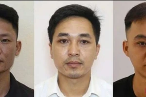 Nhóm đối tượng bị bắt giữ. (Ảnh: CAND).