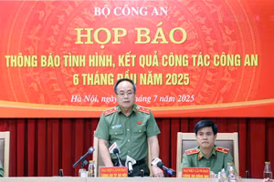 Ảnh: Giám đốc Công an TP Hà Nội thông tin tại buổi họp báo.