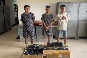 Ảnh: Khởi tố 3 đối tượng trộm cắp tài sản.