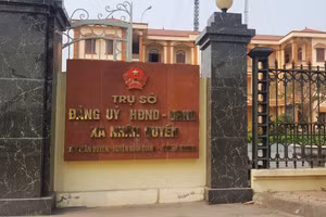 Ông Nguyễn Văn Nhự - Chủ tịch UBND xã Nhân Quyền cho biết: Xưởng tái chế nhựa không có hồ sơ cấp phép, hồ sơ môi trường.