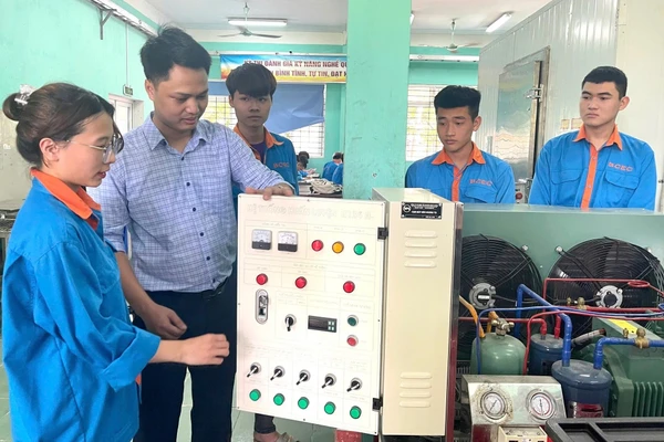 85% thanh niên hoàn thành THPT hoặc tương đương mang lại lợi ích thiết thực trong học tập, việc làm và hội nhập. Ảnh: INT