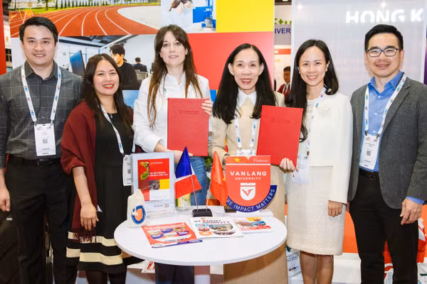 Trường Đại học Văn Lang ký kết hợp tác với các đối tác quốc tế tại APAIE 2026. Ảnh: VLU 