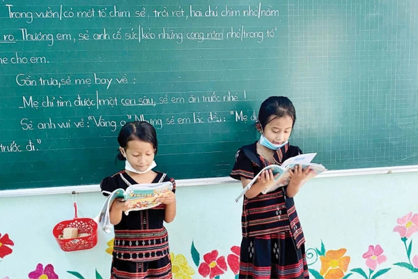 Học sinh trong giờ học Tiếng Việt. Ảnh: Báo Thiếu niên