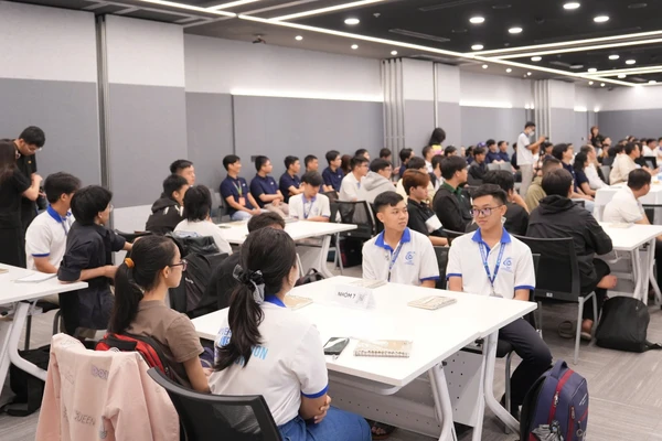 Sinh viên Trường Đại học Công nghệ Thông tin (Đại học Quốc gia TPHCM) trong giờ học phát triển kỹ năng lập trình Game ứng dụng trong thực tế. Ảnh: UIT