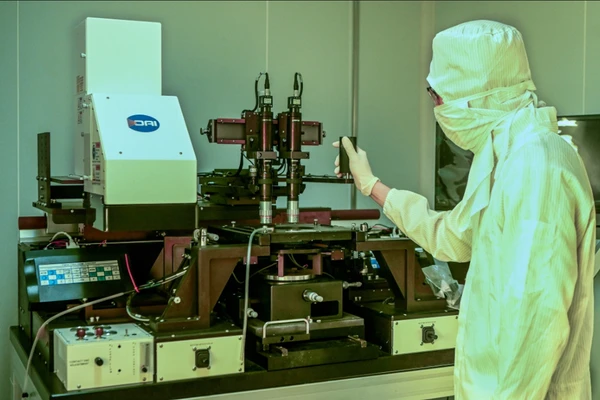 Bên trong phòng Lab của Đại học Quốc gia Hà Nội. Ảnh: VNU