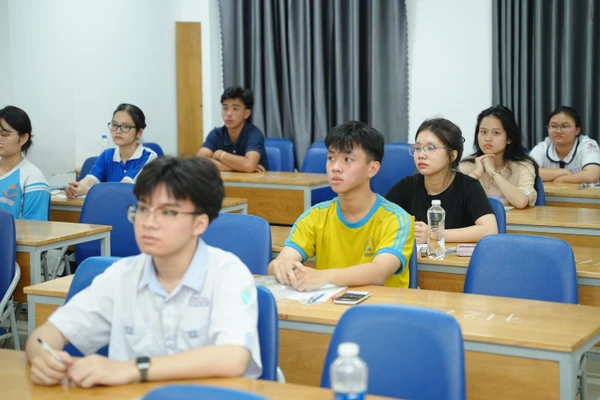 Thí sinh dự thi đánh giá năng lực do Đại học Quốc gia TPHCM tổ chức năm 2025. Ảnh: Lê Nam