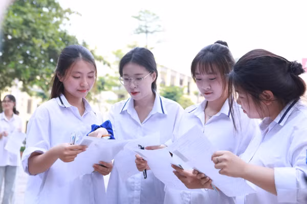 Học sinh tham dự Kỳ thi tốt nghiệp THPT năm 2026 tại Hưng Yên. Ảnh: Đình Tuệ