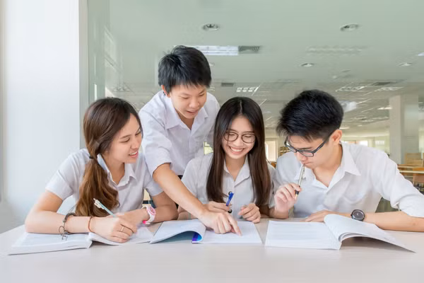 Chuyên gia cho rằng, cần giới hạn tỷ lệ chỉ tiêu dành cho xét học bạ, nhằm tránh sự mất cân đối giữa người học. Ảnh: ITN