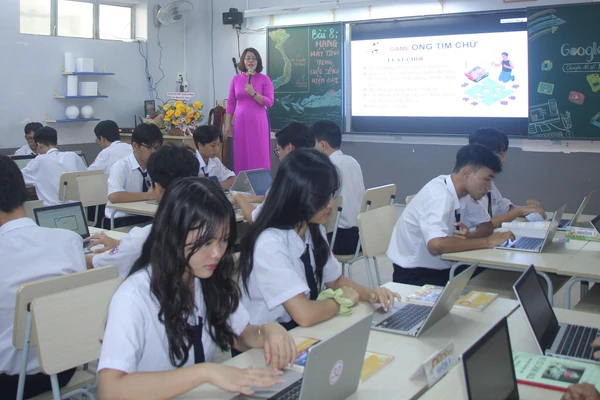 Giờ học Tin học của học sinh Trường THPT Phú Nhuận, TPHCM. Ảnh: Hồ Phúc 
