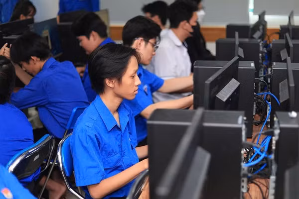 Một buổi học tại Trường Cao đẳng nghề Hoa Sen. Ảnh: Lâm Ngọc