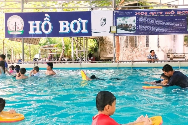 Nhiều trẻ em ở Cà Mau mong muốn được tổ chức các lớp học bơi miễn phí. 