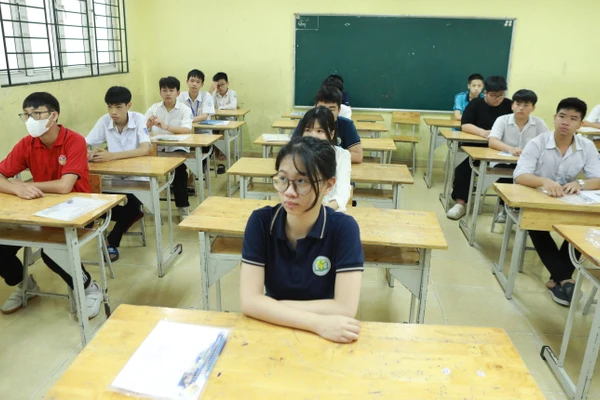 Học sinh thi vào lớp 10 THPT tại Hà Nội năm 2025. Ảnh: Khôi Nguyên