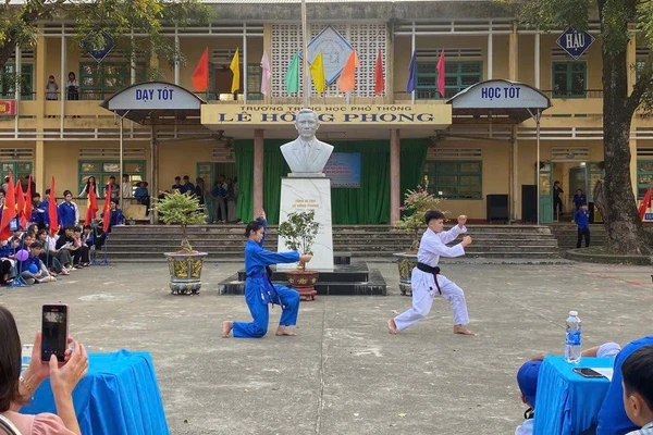 Học sinh Trường THPT Lê Hồng Phong (Duy Xuyên, Quảng Nam). Ảnh: NTCC