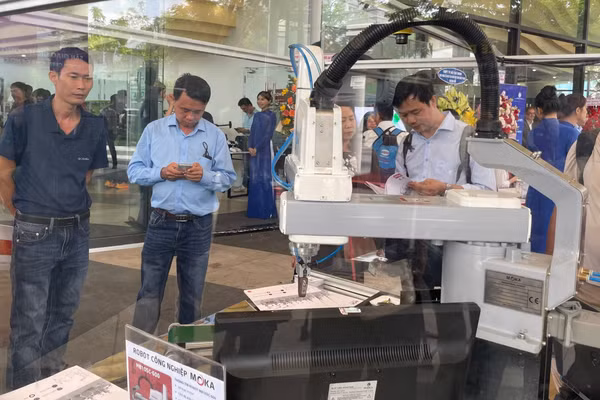 Sản phẩm công nghệ được chào bán tại Sàn giao dịch công nghệ TPHCM. Ảnh: Hà An