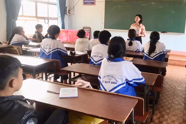 Học sinh lớp 9 ở Gia Lai được tư vấn, phân luồng trước kỳ thi.