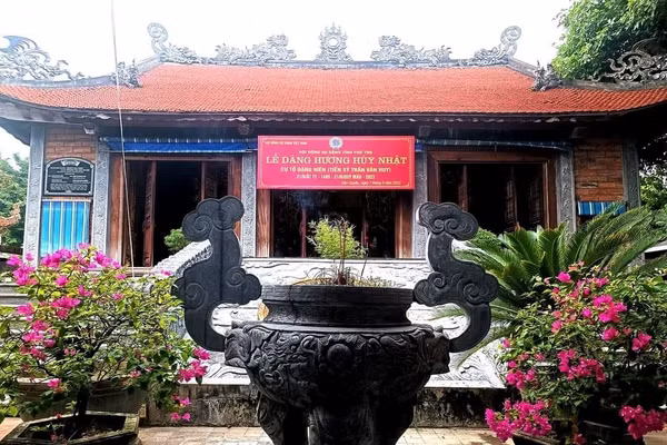 Đền thờ Tiến sĩ Trần Văn Huy. Ảnh: Họ Đặng gốc Trần.