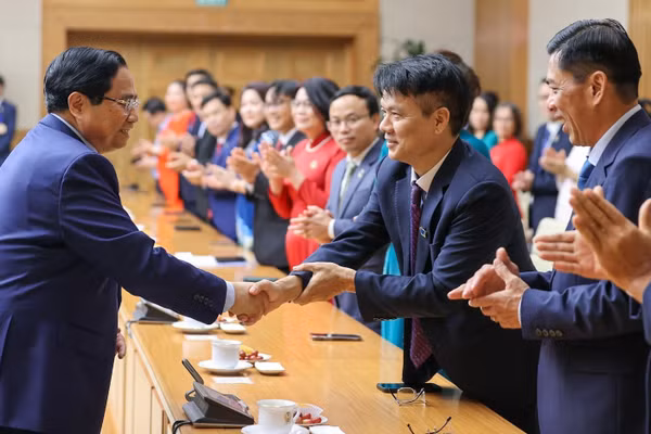 Thủ tướng gửi lời tri ân sâu sắc nhất tới toàn thể các thế hệ nhà giáo, các thầy, các cô trên khắp mọi miền Tổ quốc. Ảnh: Nhật Bắc