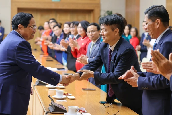 Thủ tướng gửi lời tri ân sâu sắc nhất tới toàn thể các thế hệ nhà giáo, các thầy, các cô trên khắp mọi miền Tổ quốc. Ảnh: Nhật Bắc