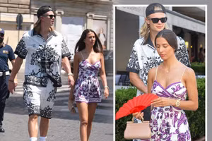 Haaland nổi bật cùng bạn gái Isabel trên đường phố Rome