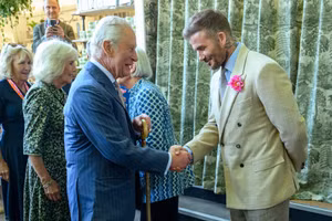 Beckham được phong tước Hiệp sĩ sau hơn 10 năm chờ đợi